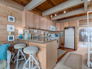 beachplace1-19kitchen.jpg