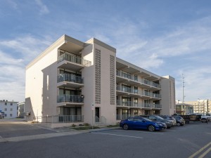 beachhouse106-1-exterior.jpg