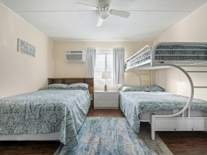 beachhouse106-15-bedrm.jpg