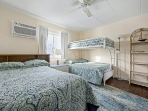 beachhouse106-16-bedrm.jpg