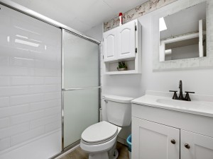 beachhouse106-17-bath.jpg