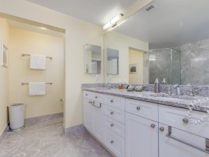 gateway1507-17masterbath.jpg