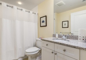 gateway1507-23bath2.jpg