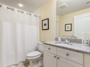 gateway1507-23bath2.jpg