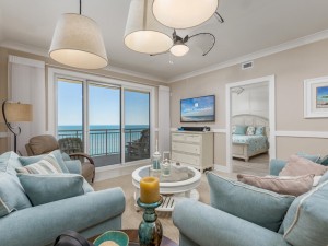 gateway1507-4livingarea.jpg