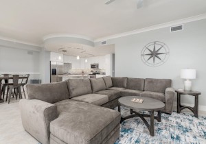 gateway13004-1-32-living-area.jpg