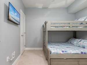 gateway13004-1-37b-bedroom-3.jpg