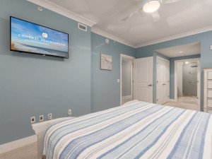 gateway13004-1-41b-masterbedroom.jpg