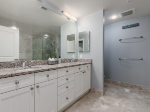 gateway13004-1-42-master-bath.jpg