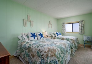 10-primary-bedroom.jpg