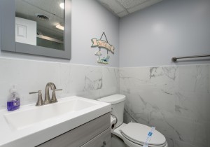 12-primary-bath.jpg