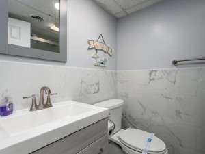 12-primary-bath.jpg