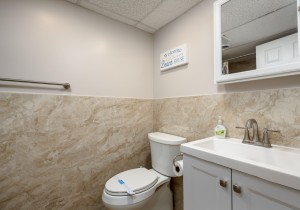 16-hall-bath.jpg