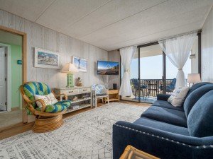 2-living-room.jpg