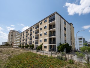 24-exterior.jpg
