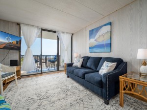3-living-room.jpg