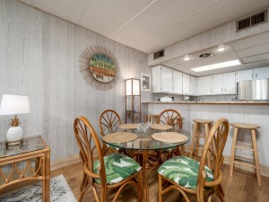 6-dining-table-and-breakfast-bar.jpg
