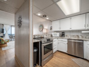 7-kitchen.jpg