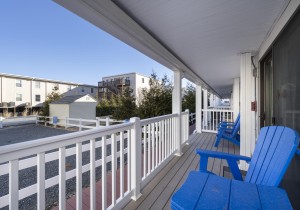 seasquire104-10-deck.jpg