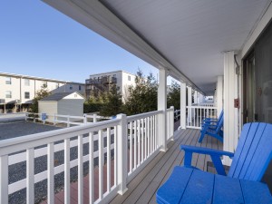 seasquire104-10-deck.jpg