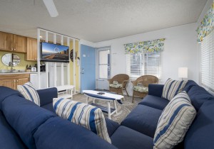 seasquire104-12-living-area.jpg