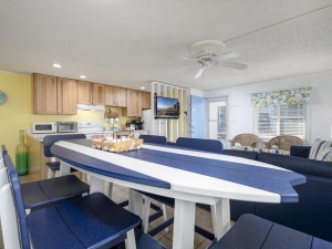 seasquire104-13-dining.jpg