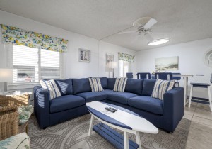 seasquire104-17-living-area.jpg