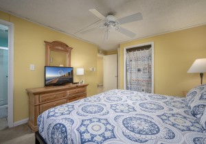 seasquire104-19-primary-bedroom.jpg