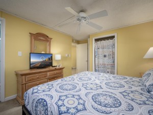 seasquire104-19-primary-bedroom.jpg
