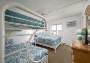 seasquire104-21-bedroom-3.jpg