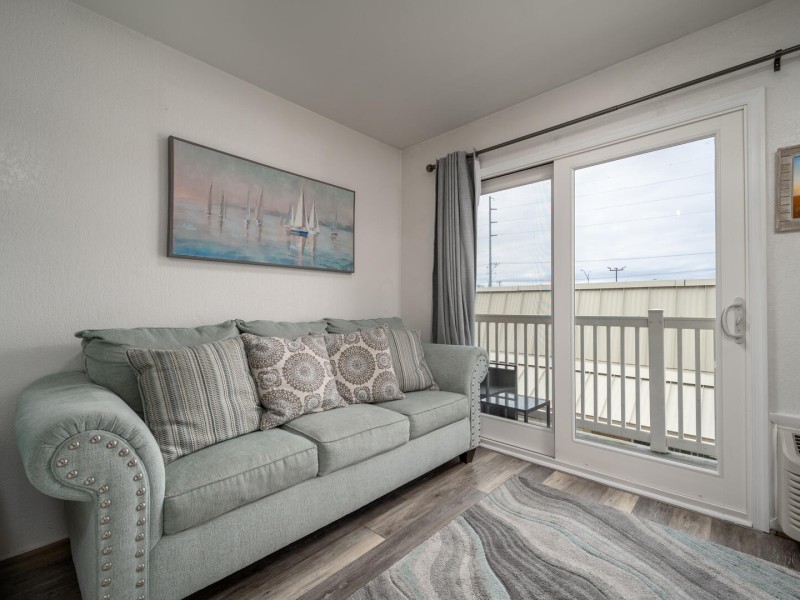 marshalinn201-1-living-area.jpg