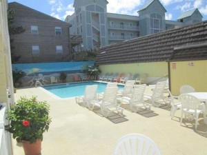 marshall-inn-pool-new.jpg