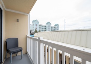 marshallinn201-1-balcony.jpg