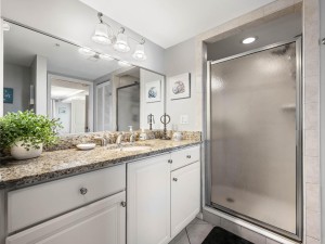 makai306-12-primary-bath.jpg