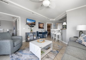 makai306-8-living.jpg