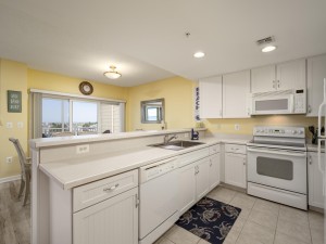 captivabay410-10-kitchen.jpg