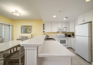 captivabay410-11-kitchen.jpg