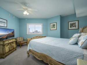 captivabay410-17-primary-bedroom.jpg
