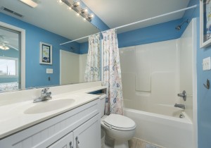 captivabay410-22-bath-2.jpg