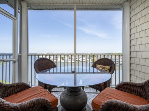 captivabay410-5-n.jpg