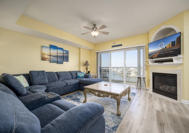 captivabay410-7-living.jpg
