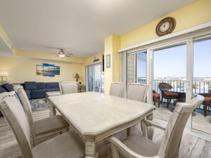 captivabay410-8-dining.jpg