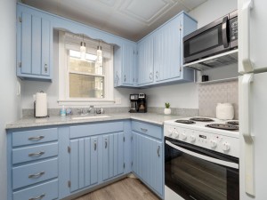 jammer302-4-kitchen.jpg
