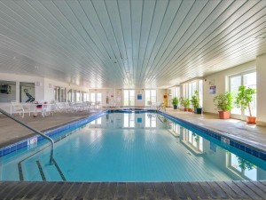 39-indoor-pool.jpg