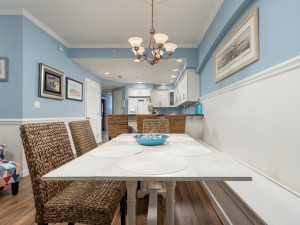 adagio204-11-dining-area.jpg