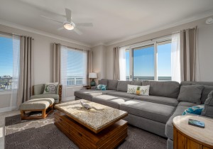 gateway1413-10-living-area.jpg