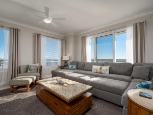 gateway1413-10-living-area.jpg