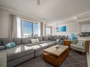 gateway1413-14-living-area.jpg