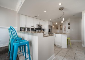 gateway1413-17-kitchen.jpg