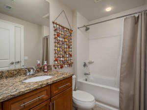 gateway1413-23-bath-2.jpg